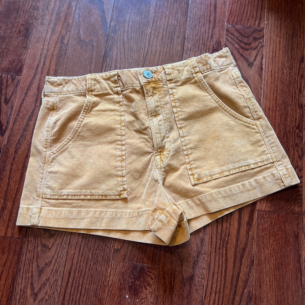 Golden rod corduroy AE shorts NWOT